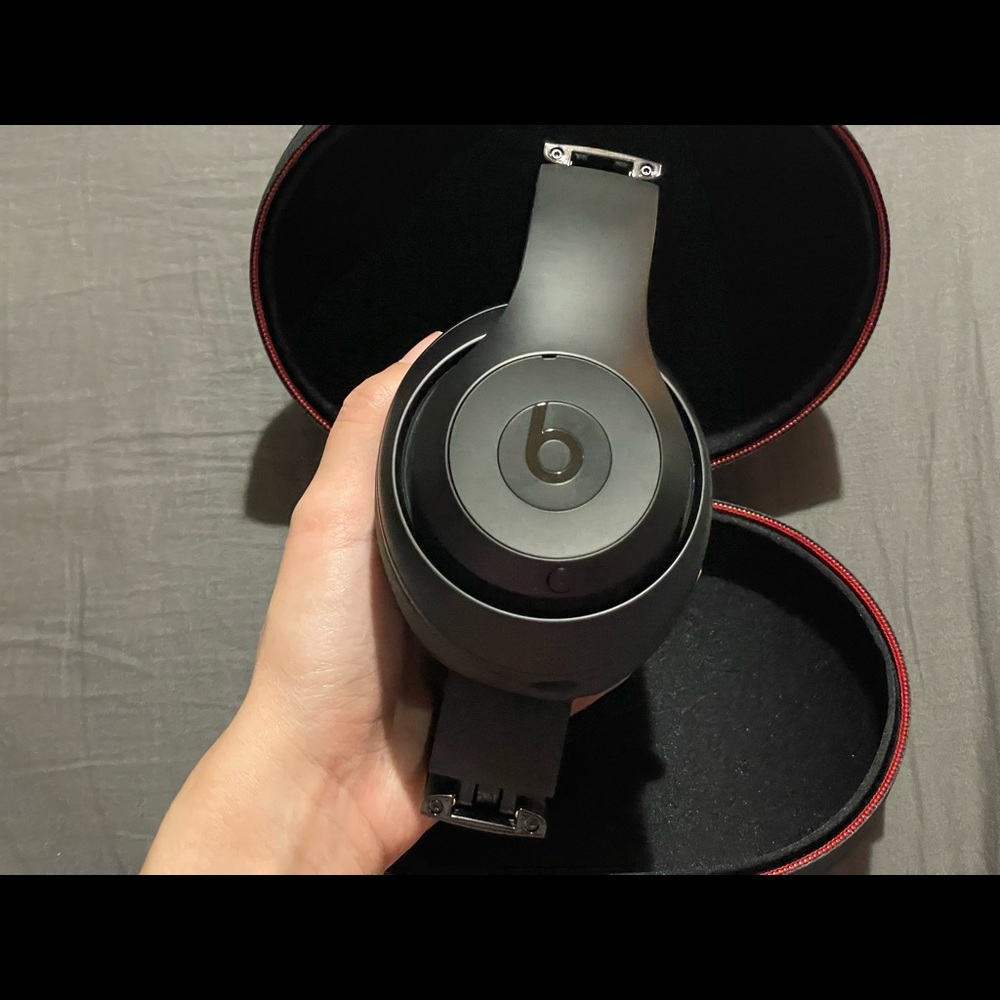 Beats Studio3 Wireless Over‑Ear Headphones - Matte Black